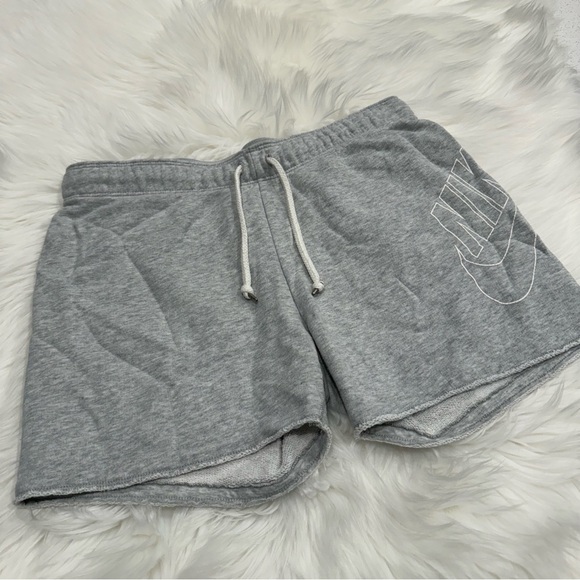 Nike Sweat Shorts Soft Heather Grey Size XS - Picture 2 of 13